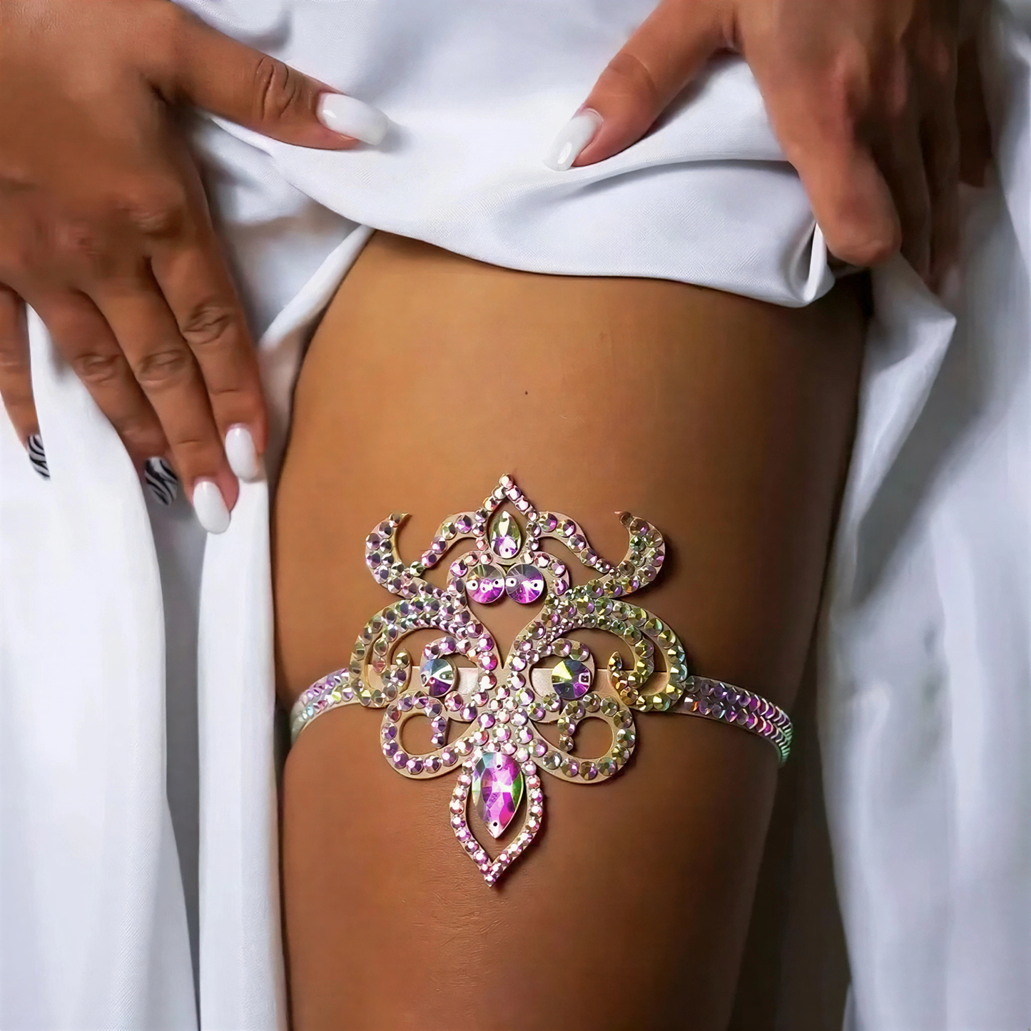 alternate angle of Crystal Thigh Chain, cyberpunk