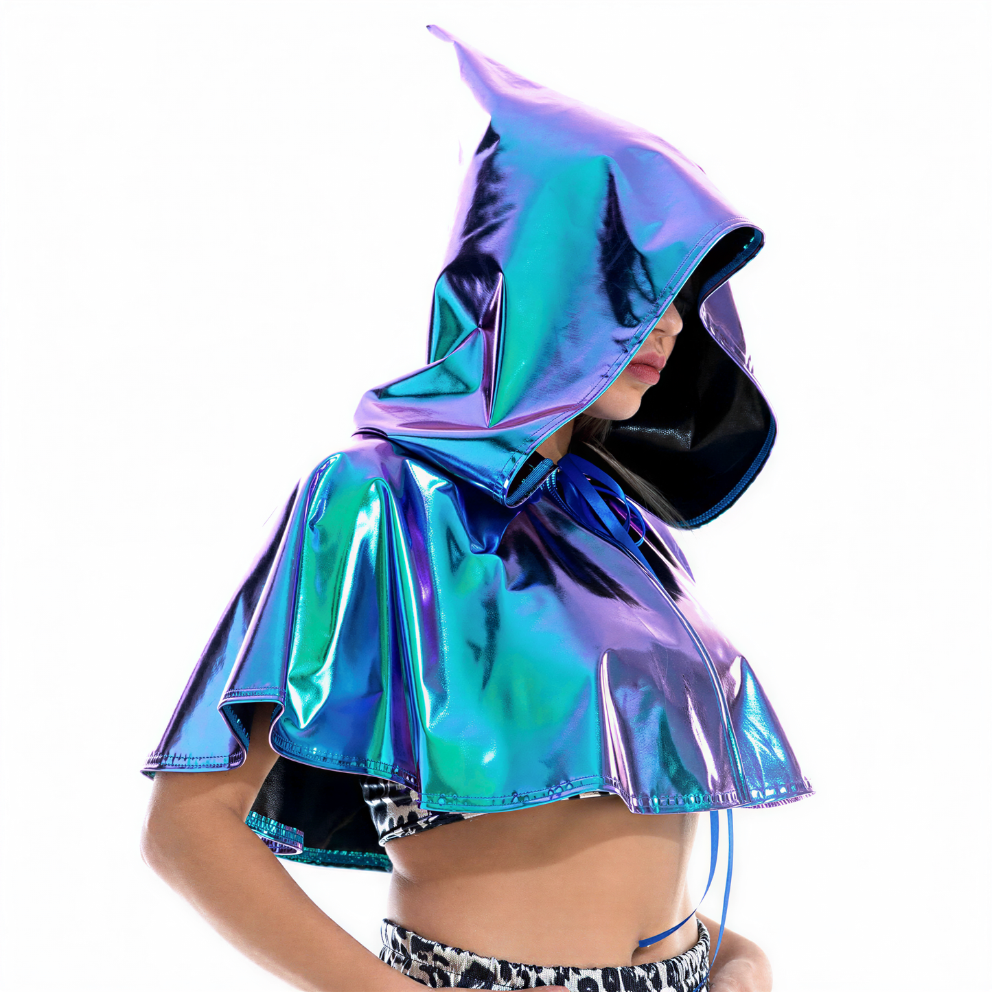 Holographic Hooded Capelet